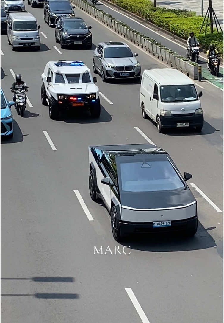 Tesla Cybertruck Bamsoet 🔥🚨🚔 #bambangsoesatyo #tesla #teslacybertruck #cybertruck #pindad #pindadmaung #bamsoet #dpr #dprri #tni #polri #polisi #goldwing #gipol #patwal #cars #carspotting #carsoftiktok #carscene 