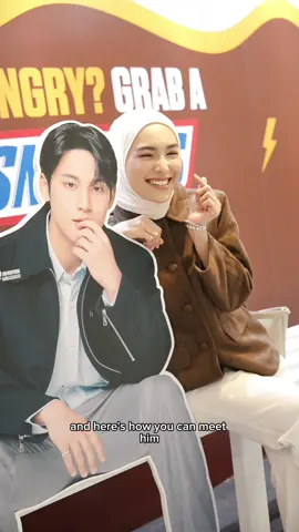 Play games, win a Snickers bar, and get a chance to meet Mingyu?? 😱🍫 Omg besties, come thru to the Snickers pop-up at Sunway Pyramid — only till 6th July! Let’s goooo #SNICKERSONTheGo #SNICKERSMYPOPUP #SNICKERSwithMINGYU #MARSWRIGLEYMY @MarsWrigley.MY 