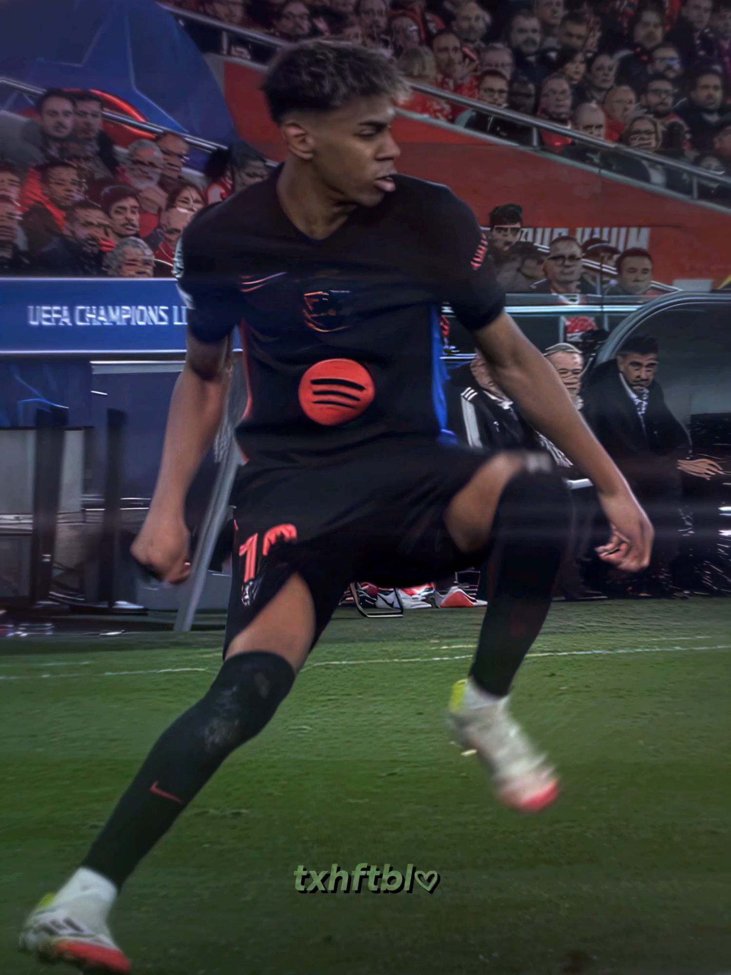 Yamal vs benfica 🔥 | rmk:@ae.everest | #footballtiktok #trendingvideo #blowthisupforme #barca #viscabarca #txhftbl #fyp #edit #aftereffect #viralvideos #quality #barcelona #lamineyamal #lamine