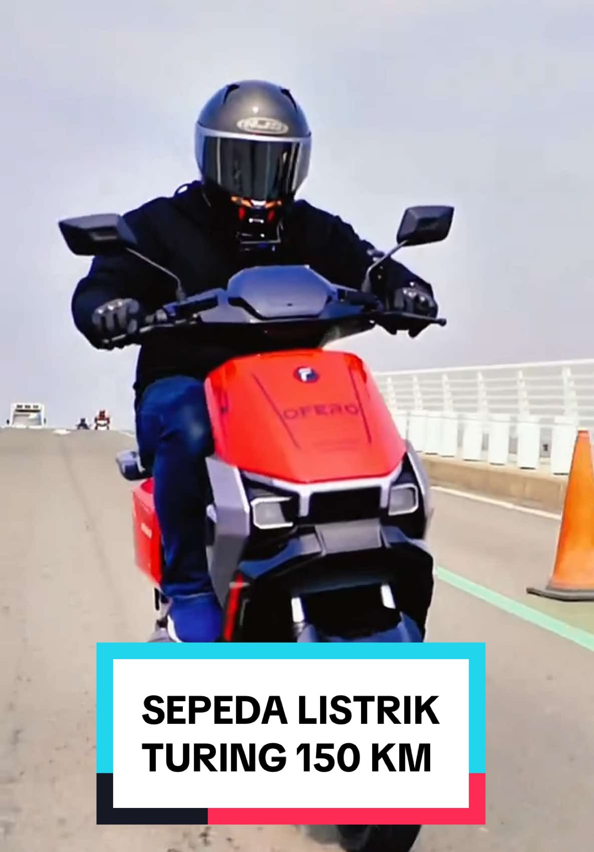 Ditantang @Ofero Indonesia ngetes Turing 120KM pakai Sepeda Listrik  Yess..Sepeda listrik Ofero Stareer 3 LIT akhirnya masuk garasi😍 Gara-gara kena racun Uroffi dan Gus Ali Yang sukses ngetes Stareer 3 LIT tembus 144km dan 106km Untuk membuktikan IWB nekad test sepeda listrik Ofero Stareer 3 LIT ini sejauh 150 km Depok - PIK 2 PP Apakah lebih boros dan tes Gus Ali ? Dan ternyata Hasilnya bener-bener diluar dugaan IWB bisa tembus 150km🔥😱 Kalau dihitung, dengan baterei 1,15kWh (Stareer 3 LIT)  Sampeyan hanya mengeluarkan biaya Rp. 3000 rupiah untuk menjelajah 150km… GIla murah bangetttt Ofero ?? Fix ini brand nggak main-main Harga hanya 9 jutaan (1 baterei) dan 12 jutaan (2 baterei Cari sepeda listrik tangguh, nyaman dan jarak tempuh gokil ?? Ofero Stareer 3 LIT adalah pilihan tepat Gazzz cak🔥 #Ofero120kmChallenge #OferoStareer3Lit