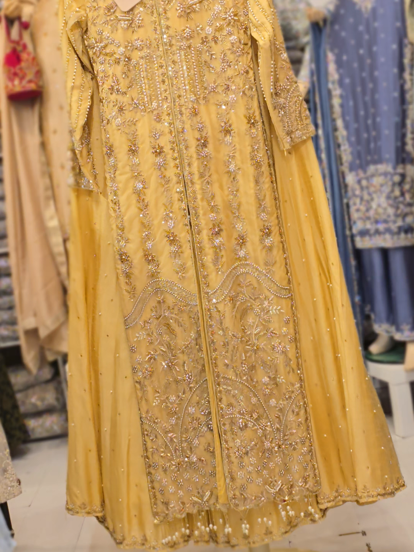 #Kamziposhaak #alwaysonestepahead #1milloinviews #Birmingham #fashion #bestsmileontiktok #partywear #pakistaniwedding #desi #1millionaudition #handmade 