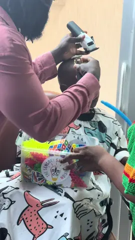 Yaya expressed to @HenryTribes that Jayce gets over stimulated by the sound of the trimmers - which are louder than regular clippers. Watch how they made it work  Also weighted capes and sensory box for the win.  #theweightedcape #weightedcape #weightedblankets #weightedvests #weightedvest @hairnerds  #eaglesautism @cosmoprofbeauty#specialneedsbarber #autistichaircuts #dfwhairscene #autistichaircut @lifeotspectrum #autismsupportandawareness #sensoryfriendlyhaircuts #neurodivergent #pmts #autismacceptance #sensoryfriendlybarber #autismmom #autismhaircuts #behindthechair #AATO #Autismawareness #autismlovers #autismparentingsupport 