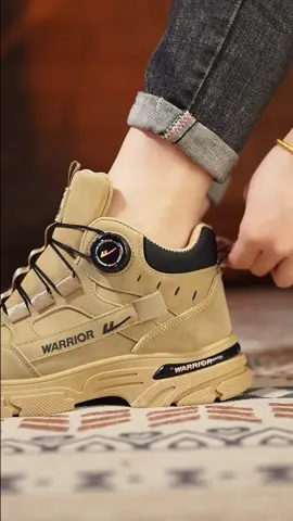 sepatu sneakers baru ini nyaman dipakai kerja #sepatusneakers #sepatupria #sneakerspria #sepatuimport 