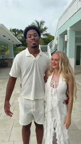 Gender reveal day!! What do you think the twins will be?🥰🤍🤍