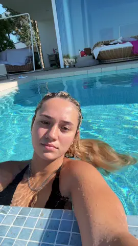 ig mmermar19  #fyp#snowbunny#foryou#Summer#pool#cute 