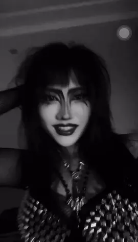 (*´▽`*) #goth #alt #alternative #gothsubculture #rebzyyx 