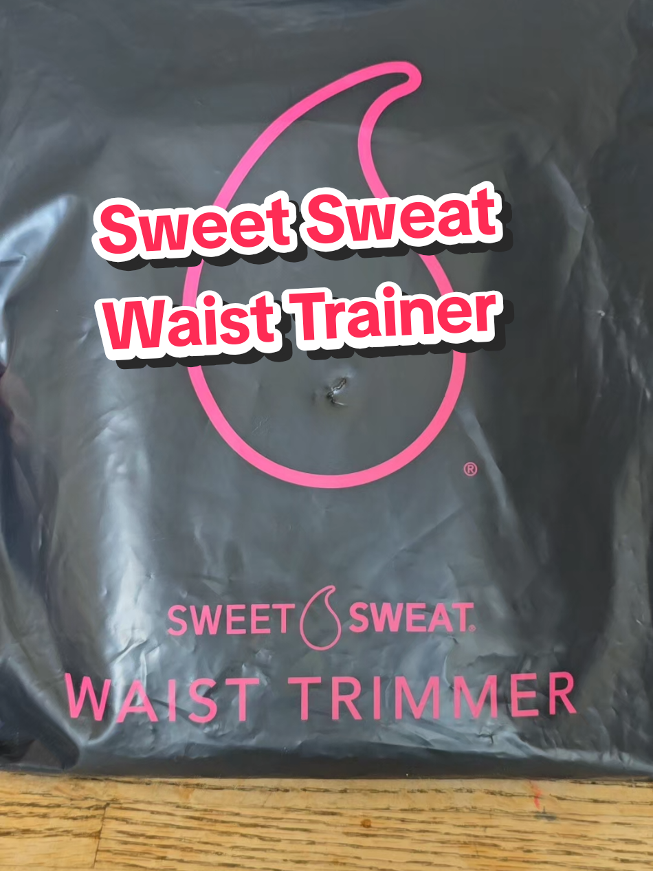 This easy to use waist trimmer from Sweet Sweat will help you maximize your workout results. It is comfortable and flexible allowing it to be easily worn during any workout. I am 5'4