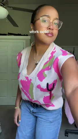 working on holidays should be a crimeee #avagenn #OOTD #outfitinspo 