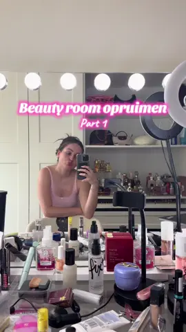 😭😭😭😭 #makeuproom #makeup #makeuptok #BeautyTok #beauty #cleanout #opruimen #makeuplover #makeupartist #beautyhacks #makeuptips #beautyroom #makeupkamer #schoonmaken #nederland🇳🇱 #nederlands 