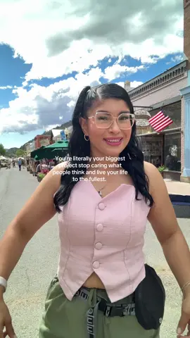 Life is so short  #fyp #fypシ #latinacontentcreator #latinacreator #OOTD #outfit #creatorsearchinsights #fypシ゚viral #july4th 