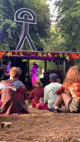 I went in my own because no one else wanted to go, there was about 30 people max, and I sobbed the entire way through.   “Growth” saw me through some of the hardest times of my life. So hearing some of it live was cathartic af. This song will play at my wedding.  @Olivia Dean 🩷 @Glastonbury Festival  #oliviadean #float #glasto #secretset 