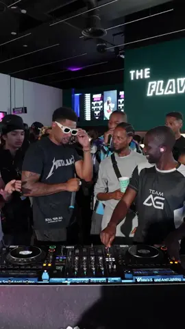 @thegrimejournalist pulls up to @wingstopuk in @westfieldlondon 🔥🔥🔥#djagonline #teamag #ukdj #london #djlife #tiktokdj #music