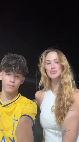 Ian e o primo em tempos diferentes, eu conheço meu marido desde os 12 anos de idade e ele era beeeeem menor que eu 😅
