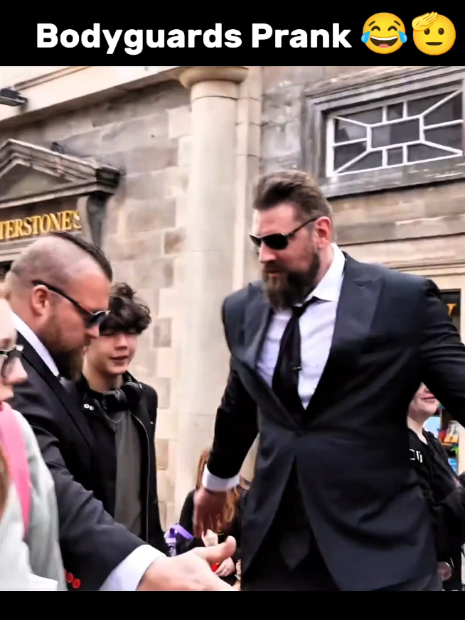 Bodyguards Public pranks #fyp #prank #funnyvideos #funny #humor 