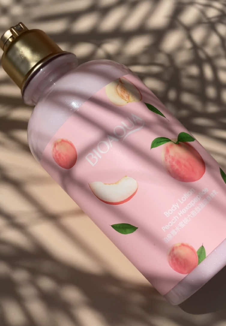 ¡Envuelve tu piel en la dulzura y el poder del melocotón! 🍑 Prueba la body lotion de Bioaqua que está enriquecida con hexapéptidos de melocotón y Vitamina E, para que descubras una combinación perfecta que nutrirá tu piel de forma duradera.  El secreto para disfrutar de una hidratación profunda que ilumina tu piel al instante, sin dejar sensación grasosa. Lista para brillar con suavidad, con un aroma delicioso! 😍😍 #bodylotion #cremacorporal #cuidadodelapiel #bioaqua #bioaquavenezuela #pielsuave #fyp #fypp #paratii 
