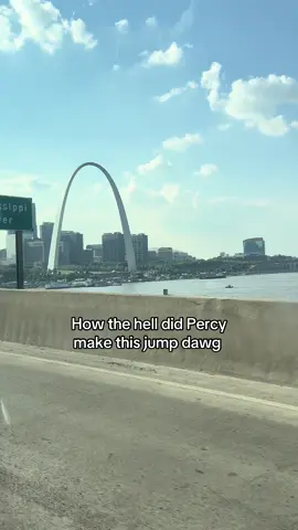 Also nearly got kidnapped moments after this was filmed | #percyjackson #percyjacksonandtheolympians #pjo #annabethchase #groverecovery #walkerscobell #thelightningthief #stlouis 