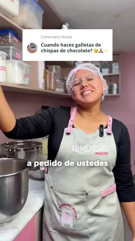 ✨🍪 ¡A pedido de ustedes… llegaron nuestras galletas de chispas de chocolate! 🍫🍪 Te mostramos el paso a paso de esta delicia recién horneada, crujiente por fuera y suavecita por dentro… ¡y ahora también la puedes disfrutar en tienda! 🔥 ¿Te animas a probar nuestra nueva galleta? 😍 Etiqueta a ese amig@ con quien la compartirías 👇 📍 Av. Arenales 791 – Lima 📲 Pedidos y reservaciones: 977 611 129 #AlmendraPastry #GalletasCaseras #ChocoChipCookies #HechoConAmor #DulceTentación #CookiesTime #FoodieLima #GalletasReciénHorneadas 🍪❤️