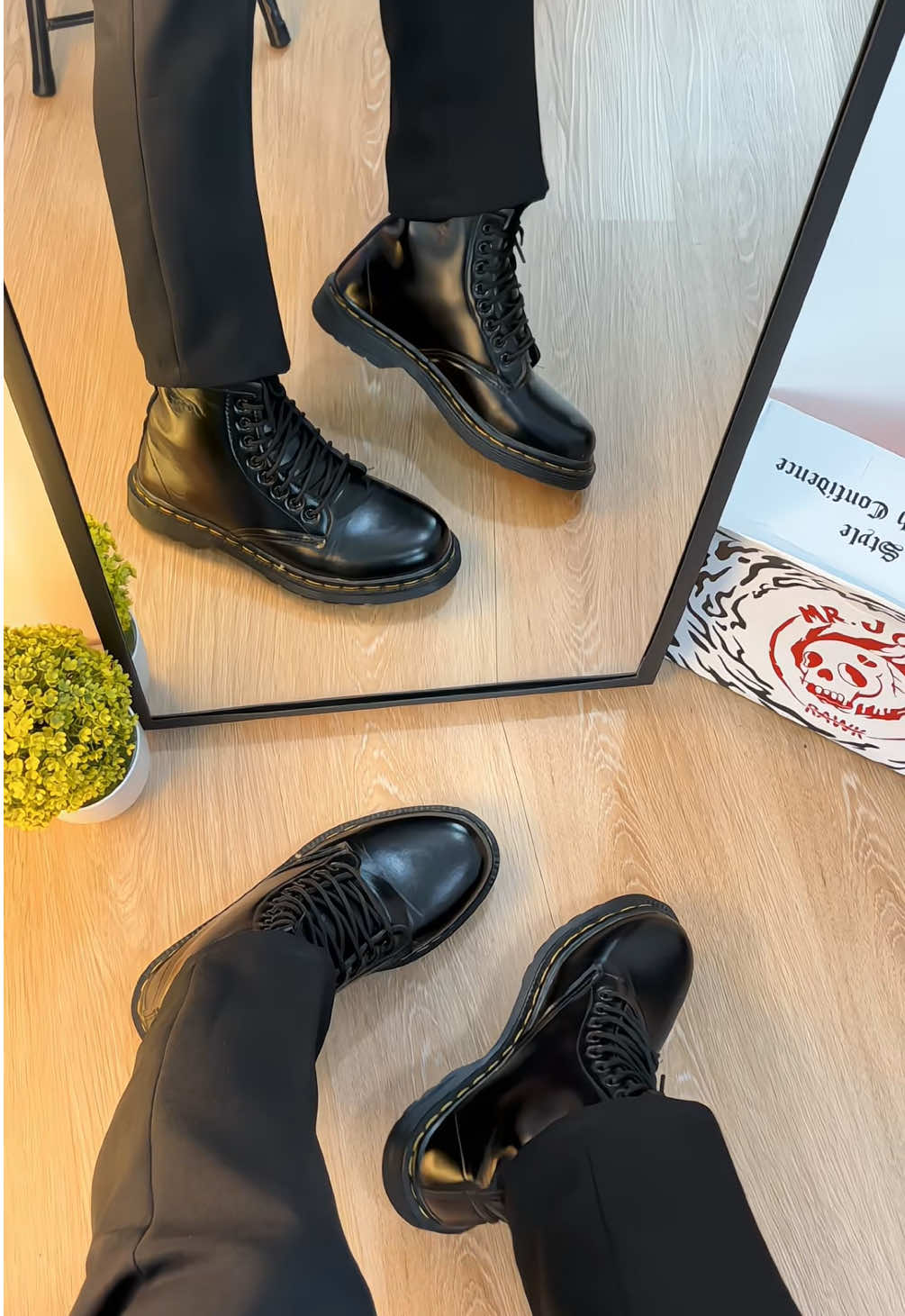 Para pecinta highboots wajib punya sih yang satu ini🔥#sepatuboots #boots #docmart #sepatumurah #foryou 