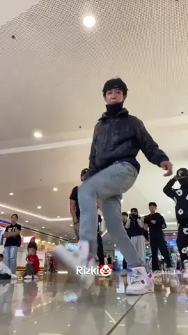 #mojanggeulisbandung #sturdydance #hoodtrap #hoodtrapremix #fyp #foryou 