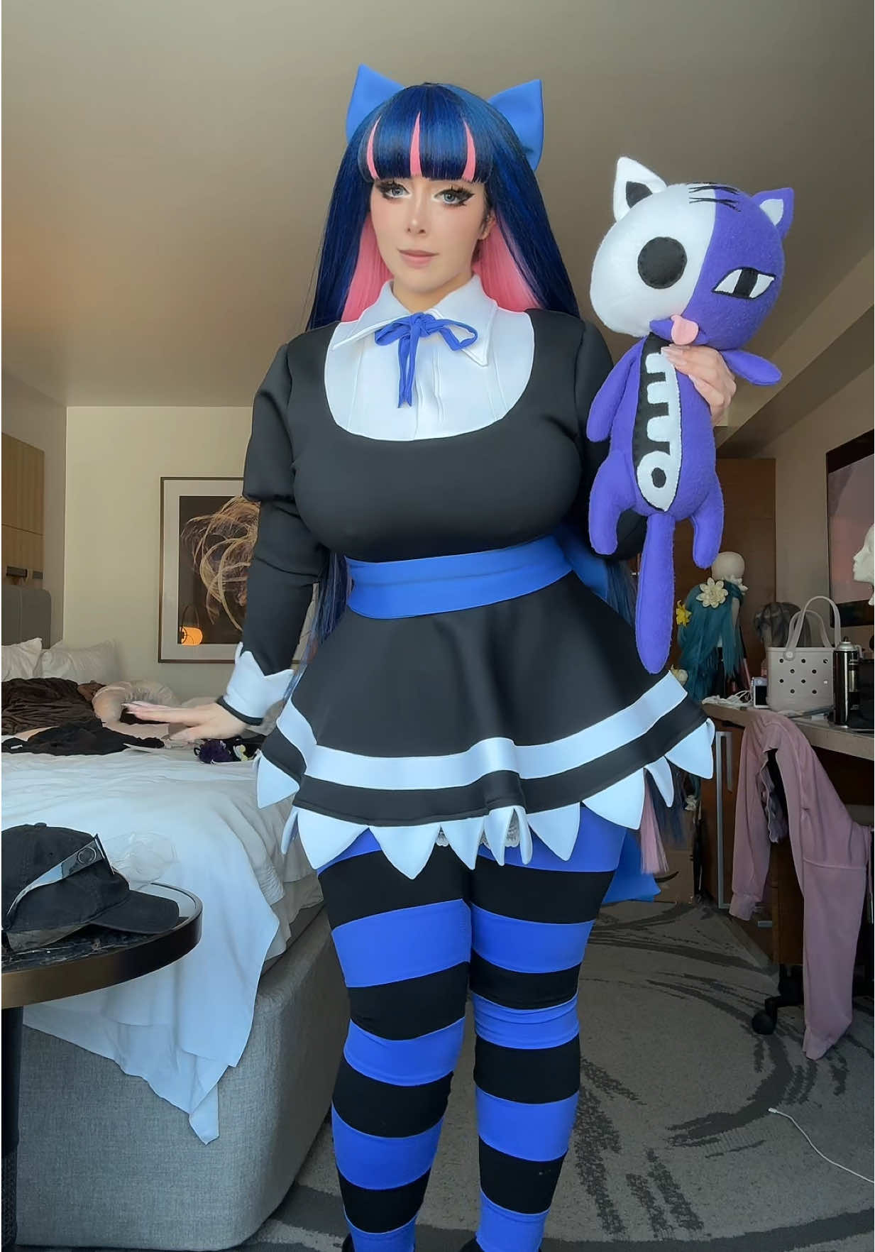 This was brutal to wear at AX but I got a few hours out of her thank god 💙💕 #AnimeExpo #peachygirlmomo #momokun #pantyandstockingwithgartebelt #pantyandstocking #stockinganarchy #cosplay 