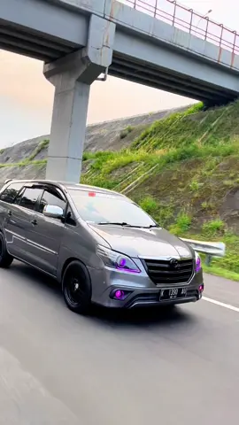 Innova + Dj Breakbeat + Bahu jalan = candu 🤤 #innova2kd #cumicumidarat #fypシ゚ #dieselpower 