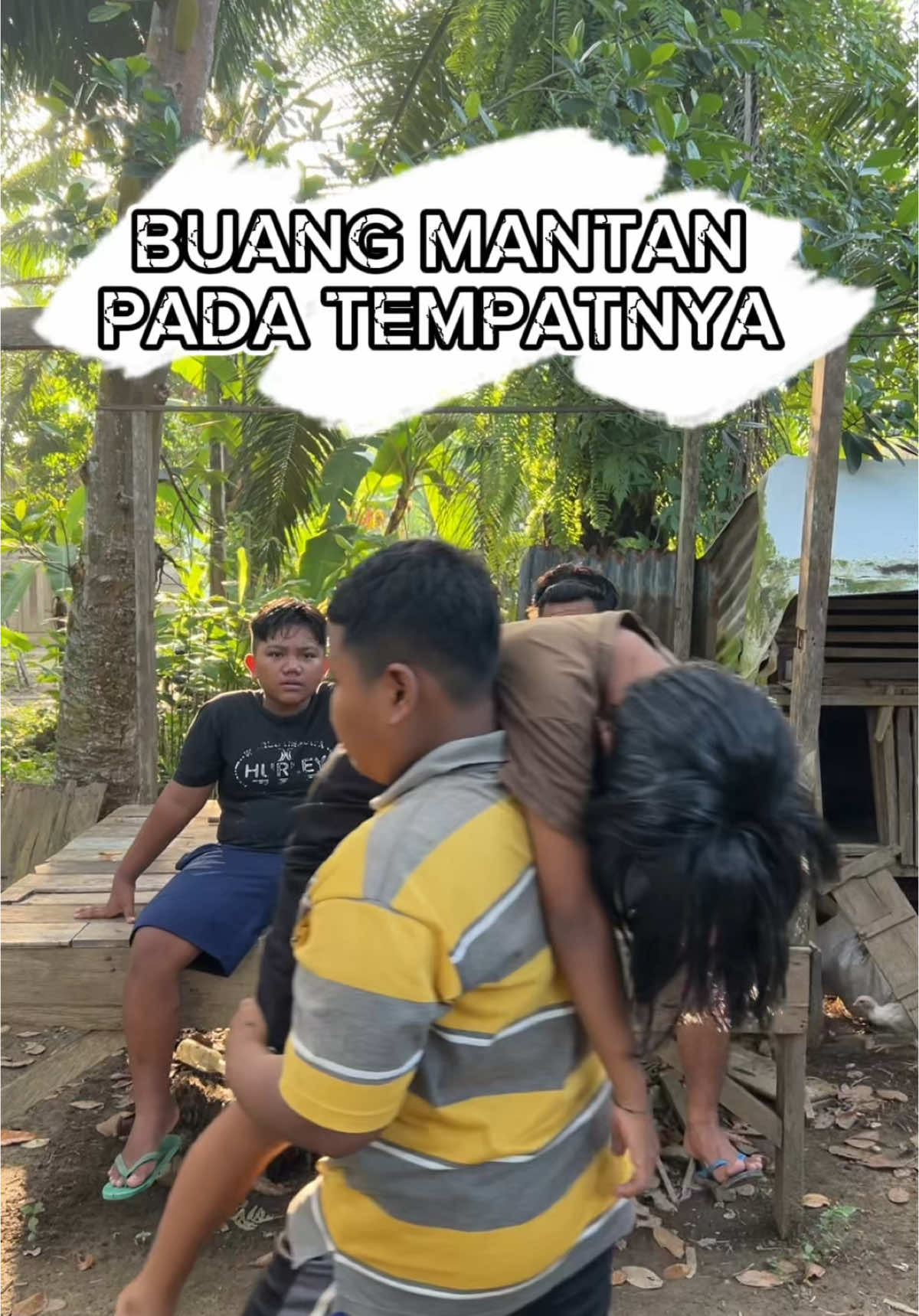 Buang lah mantan pada tempatnya 😌😌