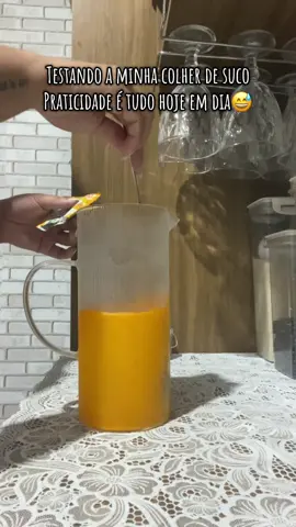 Só pra inaugurar a minha colher de suco 😅 pratico viu…😍👍🏻 #suco #tang #colher_desuco #boanoite #video #blogueiradolar #video #influenciadora 