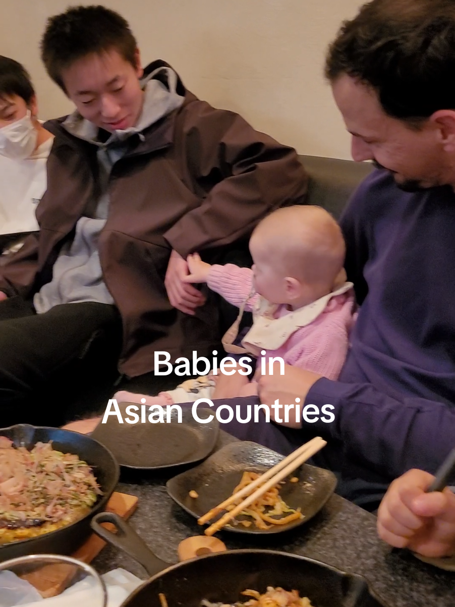 I mean, who can resist a baby. They're just so adorable 🥹😍 #travelwithkids #flyingwithababy #familytravel #travelmum #travelwithkids #babies #babylove #cutebaby #japantravel #japanwithababy #whitebaby #babyonvacation #aussiemum #australianfamily