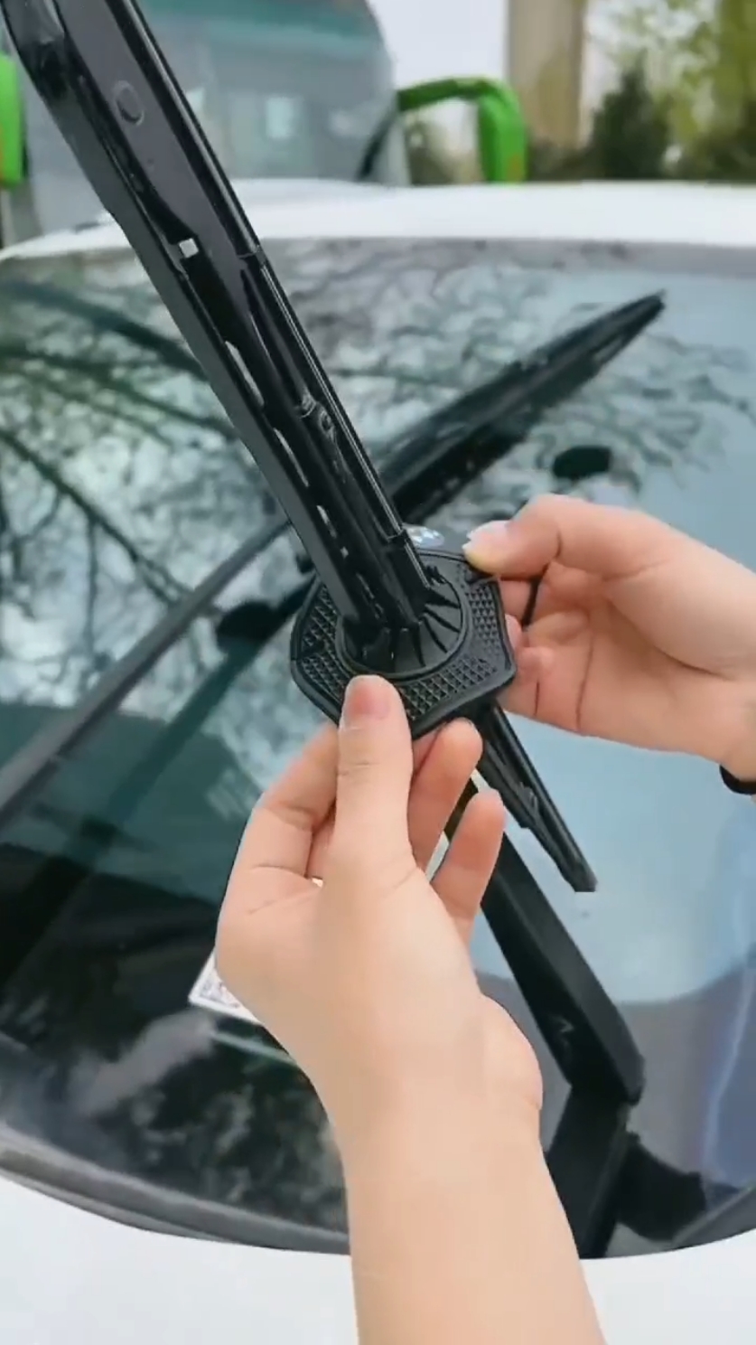 Car Windshield. Wiper Hole Protective Cover. Wiper DustproofProtection Botton Sleeve LeavesCover 2PCS.