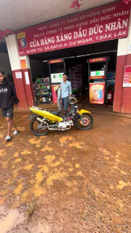 Đổ đầy bình chủ Nhật còn ik báo #xuhuong #fyp #xuhuongtiktok #siriusđộkiểng 