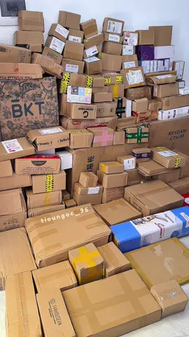 Khum được đi du lịch để đu trend zoom out thì mình đu kiểu khác 😂  Cảm ơn các brand đã tin tưởng KOC mới nhú   #123 #zoomout #trend #affiliate #KOC #tieungoc #xuhuong #viral 