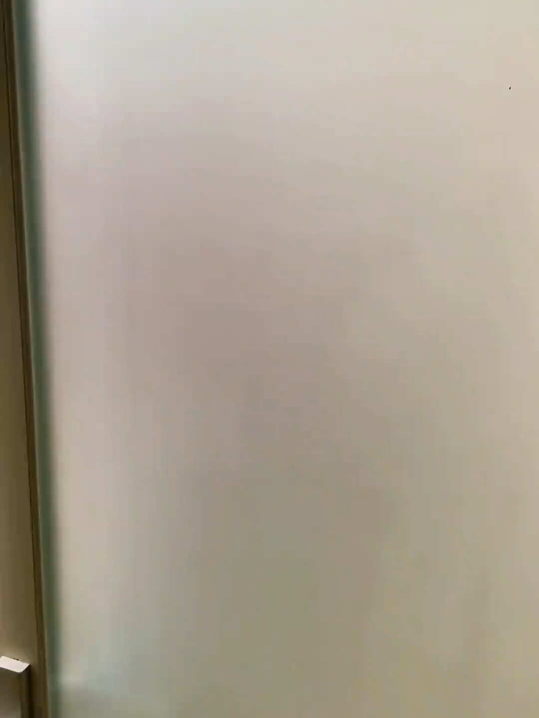 不用再担心普通毛巾杆不够用了！免打孔，一架多用，真方便！