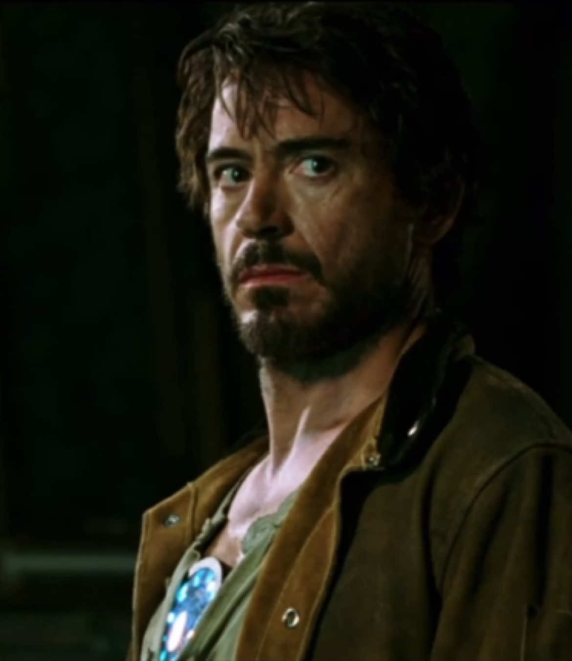 Tony literalmente construiu o MCU em uma caverna usando sucatas  - - #tonystark #thanos #ironman #homemdeferro