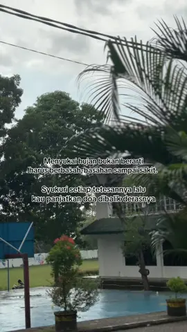 Kurangi keluhannya, krna ini rahmat Allah 🌧️ #fyp #hujan #rain #doa #stibamakassar 