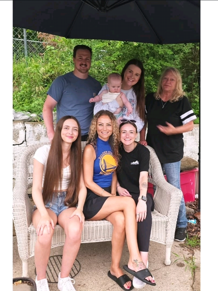 #family #familia #4thofjuly #bbq #fireworks #followers➕ #followers #hiphop #trendingvideo #curly #SelfCare #selflove #latina #foryoupage #fyp #beauty #daughter #motherhood 