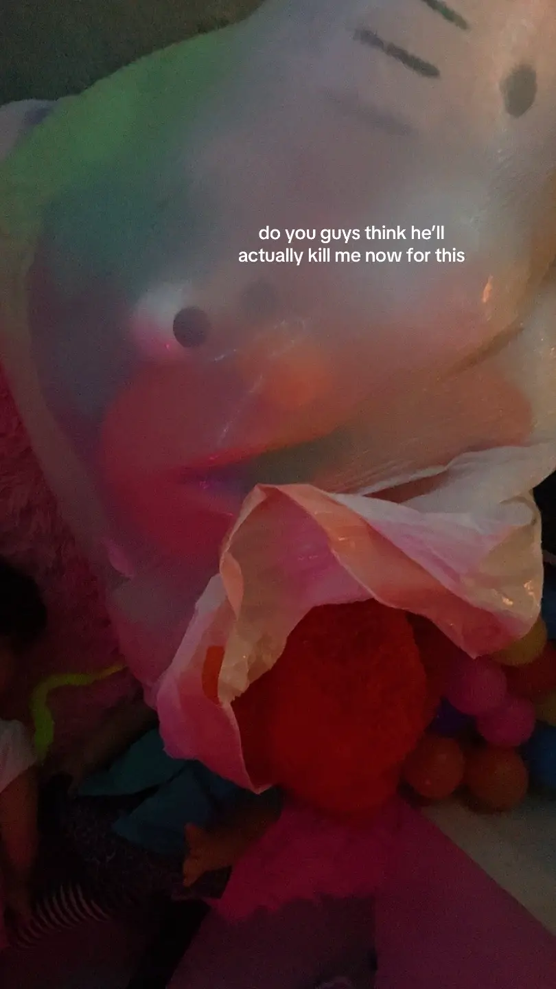 if it wasn’t for forcing him to twerk on stream. #elmo#dinodining 