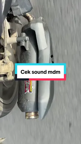 Membalas @Riots., kurleb begitu suaranya adem banget, apalgi pas idle terlalu adem wkwk #vario#vario160#variomodifikasi#knalpotstandarracing#fypシ゚viral#fypage 