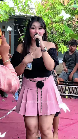@Ayu WD Rongokaken Aa🥰 #blibisabareng #ayuwd #tarling_indramayu_cirebon #fyppppppppppppppppppppppp #ayuwdofficial #foryoupage #lewatbranda #uploadhariini #trending 