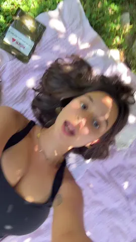 שבת בחצר שלי מתחת לעץ #americanpie #שבתבבוקר