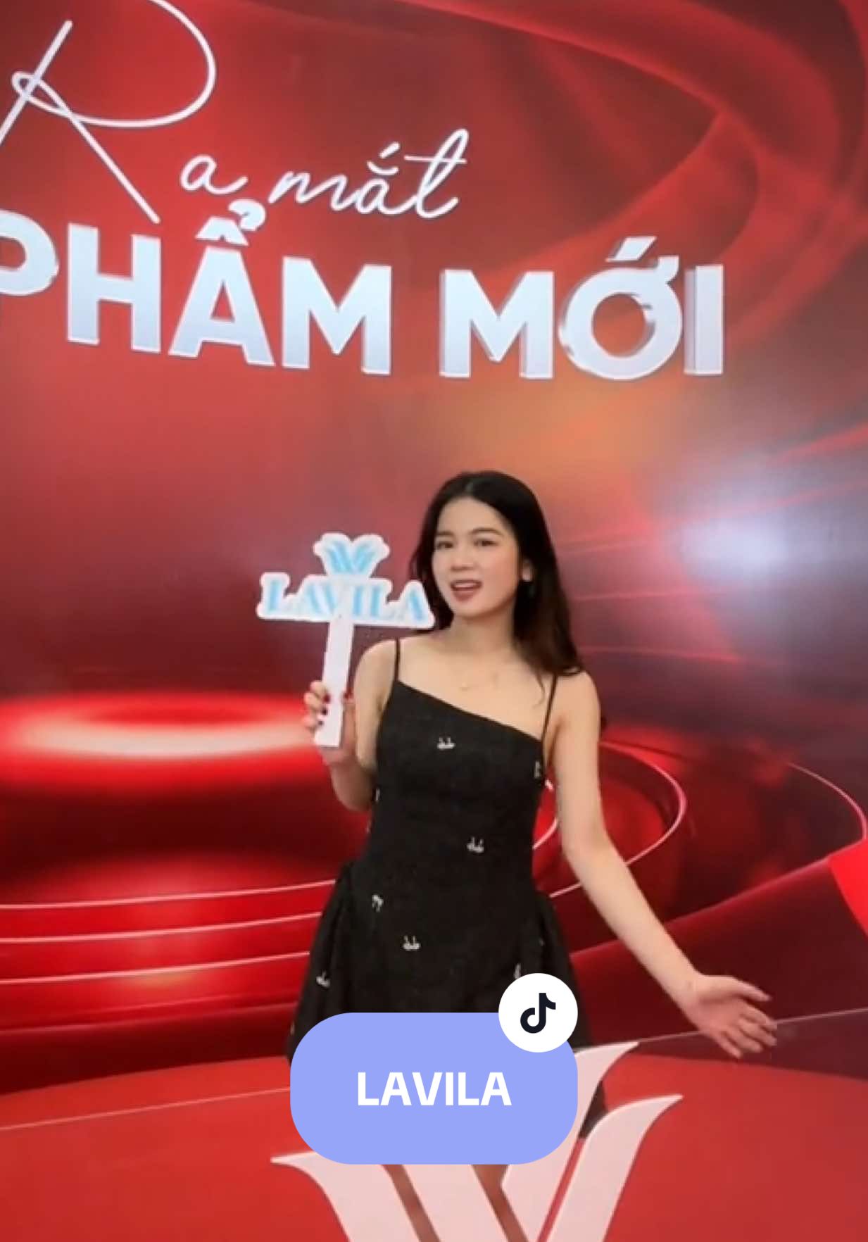 Sự kiện gì mà hoành tráng quá vậy ta @MỸ PHẨM HOÀNG DŨNG COSMETICS @Hoàng dũng  #myphamlavila #ramatmyphamlavila #hoangdungcosmetic#kiniem10nam