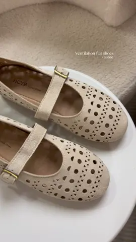 ventilation flat shoes in suede! superrrr nice!! #ventilation #ventilationshoes #flatshoes #shoes #dollshoes 