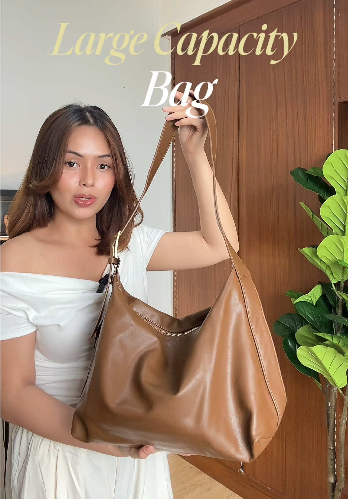 #bags #bag #schoolbag #officebag #spaciousbag #largecapacitybag #universitybag #largecapacity #bagforwomen #affordablebag #TikTokFashion #leatherbag #shoulderbag #bodybag #fyp #fypシ @ELLA FASHION.PH 