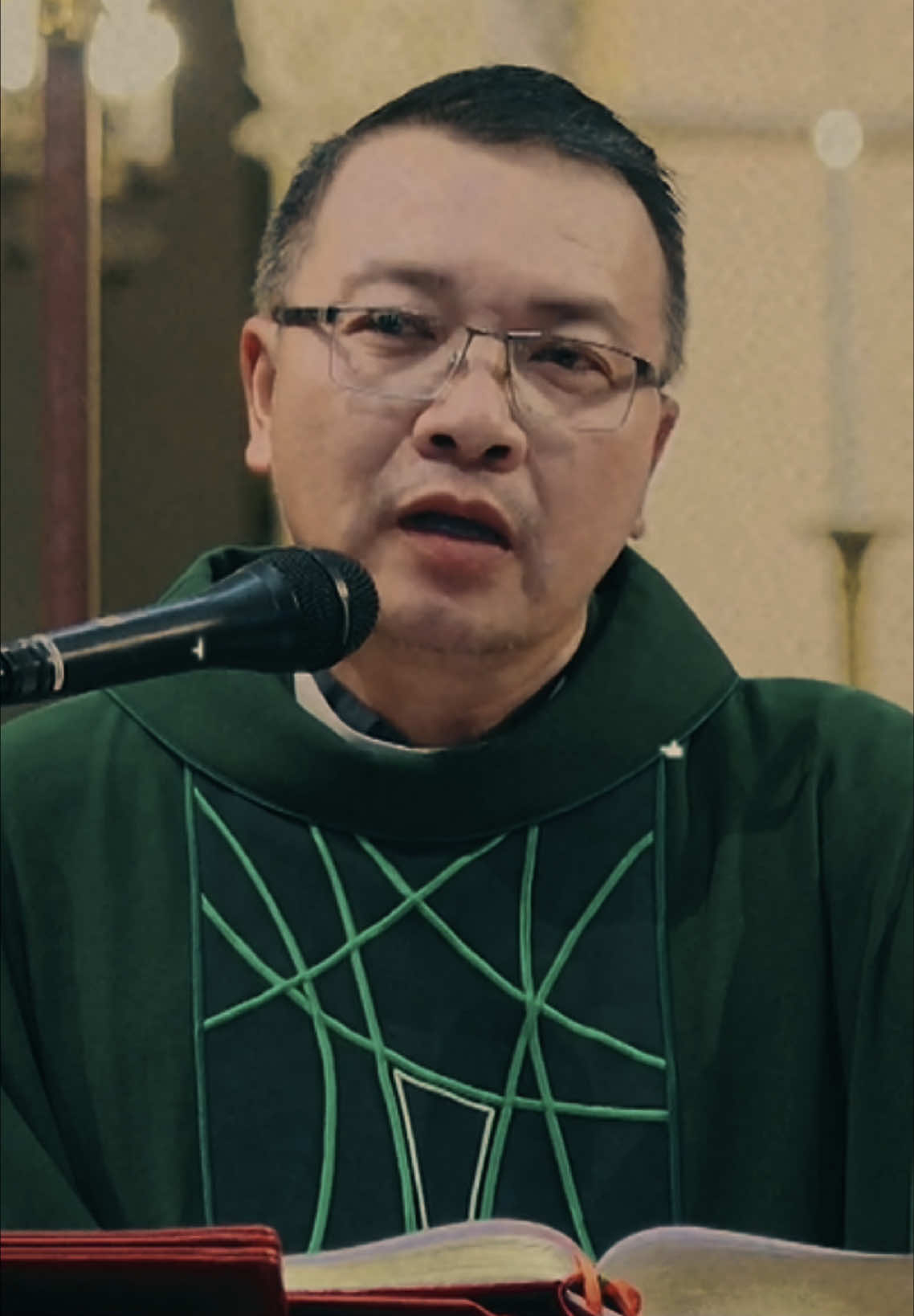 Cái gì đang làm cho chúng ta bất an ngày hôm nay ? #lmphuongdinhtoai #cauchuyencuocsong #binhancatholic #catholictiktok #sachchiecchieusaubuihoaquynh #sachchatoai 