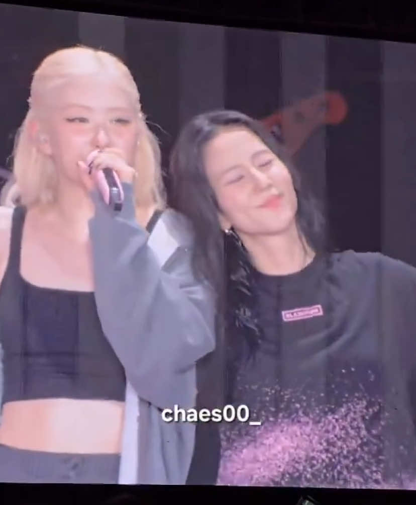 Chaesoo moment #blackpink #jisoo #rosé #chaesoo #BLACKPINK_DEADLINE #DEADLINE_IN_GOYANGDay1