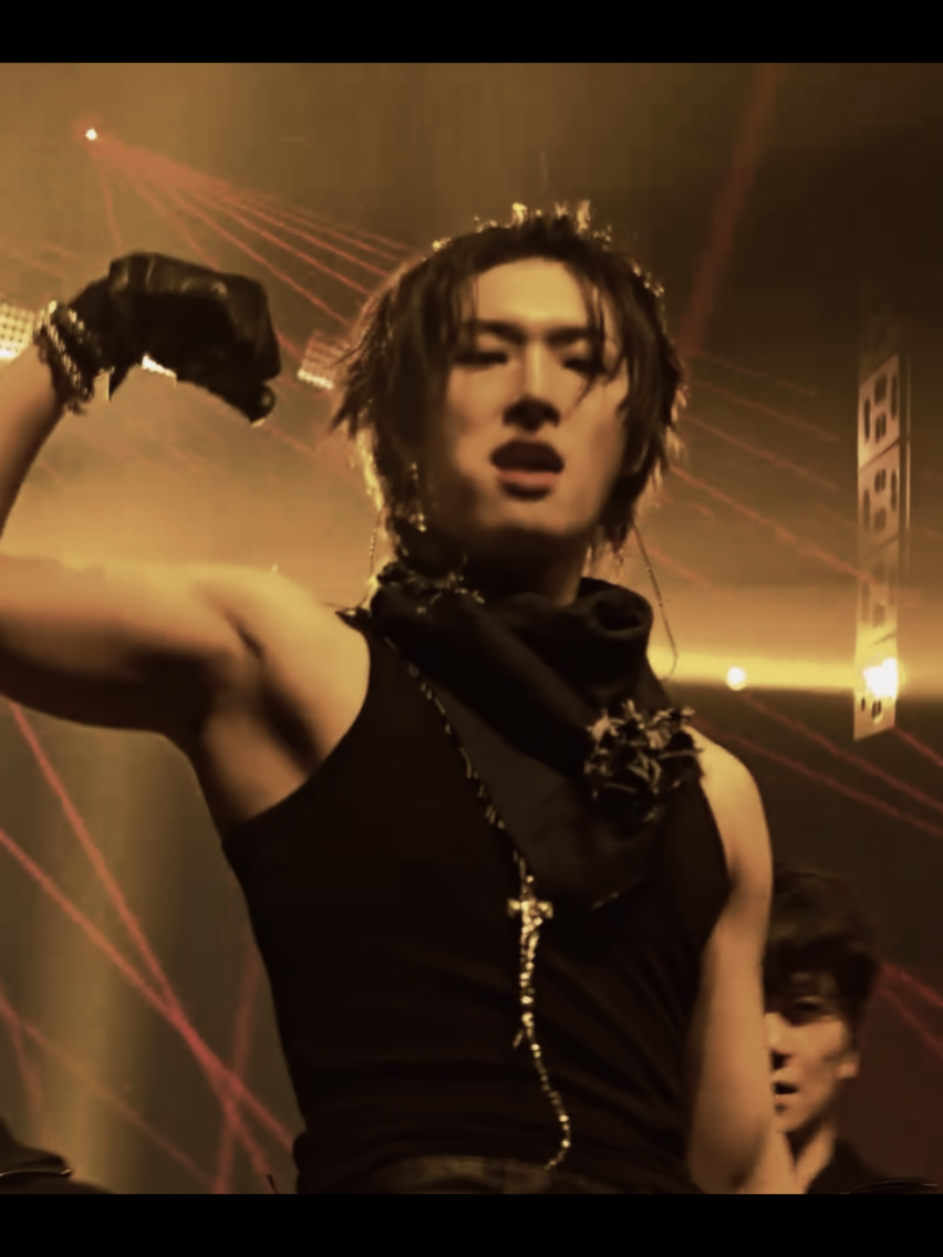 The hottest man alive 🥵 #ateez #songmingi #mingi #mingiateez #민기 #송민기 #InYourFantasy #In_Your_Fantasy 