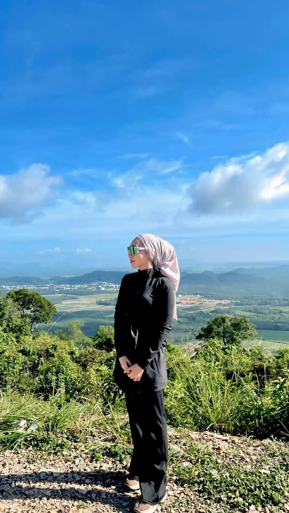 Perempuan Tidak Bercerita, Tahu Tahu Hiking 🤍 #fyp #fyppppppppppppppppppppppp #bukittelipong #Hiking 