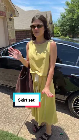 Why spend more on the same quality? True drawstring pockets and affordable! 139 5’8 wearing a small #skirtset #casualoutfit #twopieceset #twopieceoutfit #2pieceset #dealsforyoudays @Uaneo 