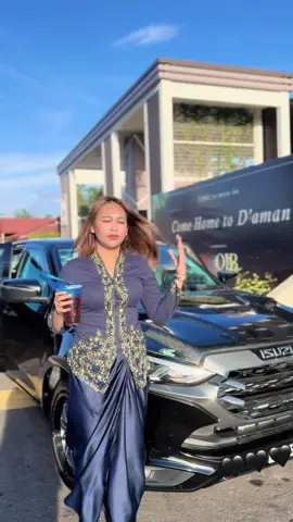 Kebaya pun smpai tau kat sau 🤣🧹