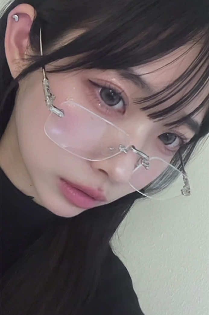 ❤︎.。🐺#PR#シルバーウルフ#リセイ#カラコン#リリーアンナ#resay