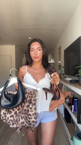 Get ready with me !  #pourtoii #fyp #summeroutfit #outfitoftheday #H&M #MANGO  @en route jewelry shop